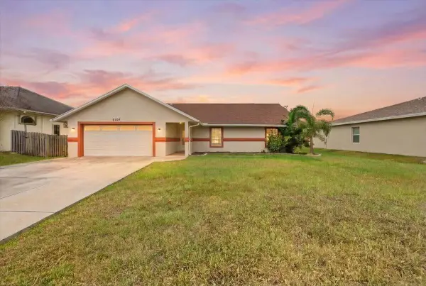 6927 NW Hershy Circle, Port St Lucie, FL 34983