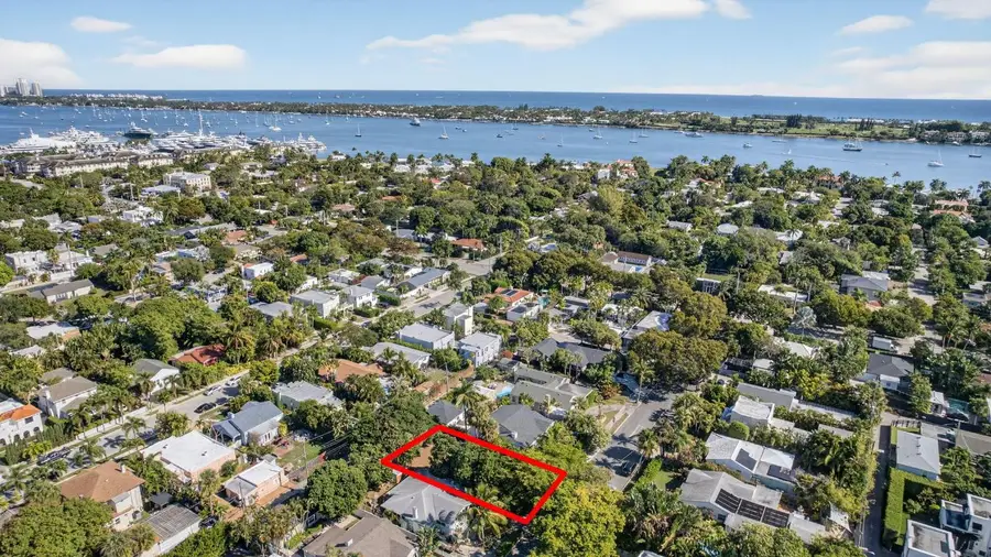 427 32nd Street, West Palm Beach, FL 33407 - #2