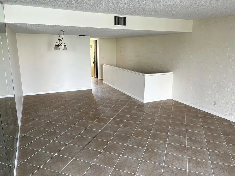 2828 Tennis Club Drive #207, West Palm Beach, FL 33417 - #2