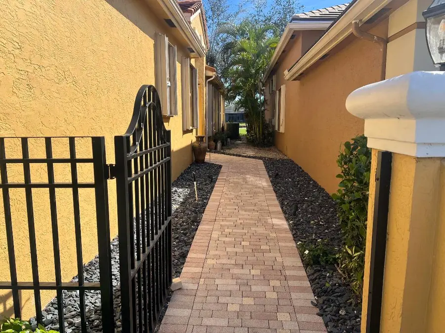 4194 Imperial Isle Drive, Lake Worth, FL 33449 - #2