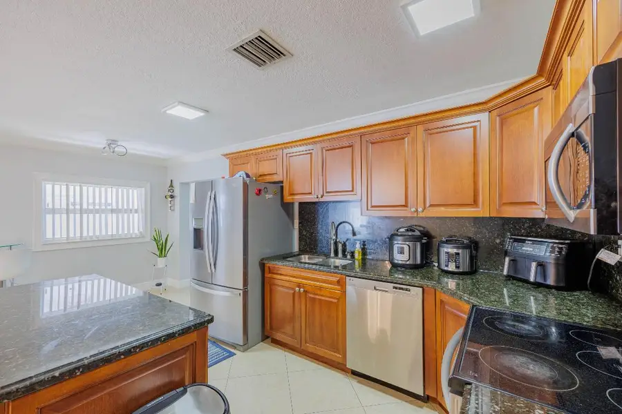 2578 Kentucky Street, West Palm Beach, FL 33406 - #3