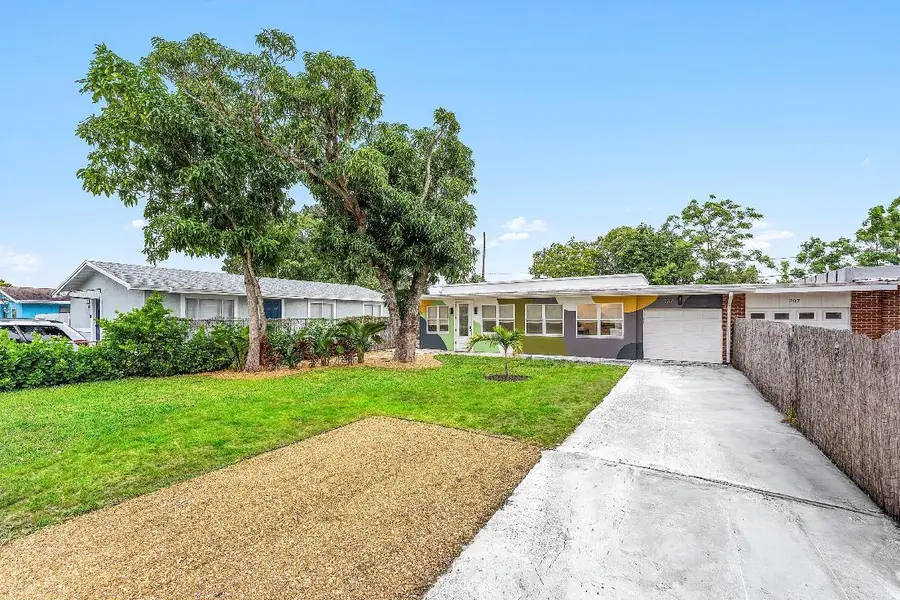 709 SW 9th Court, Delray Beach, FL 33444 - #2