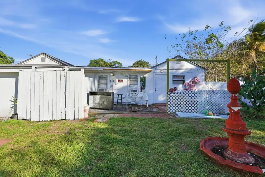 230 SW 14th Street, Dania Beach, FL 33004 - #3