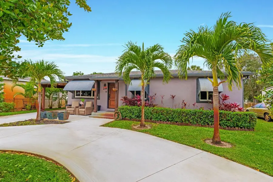 236 W 24th Street, Riviera Beach, FL 33404 - #2