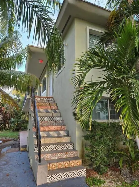 7025 Rue Granville, Miami Beach, FL 33141