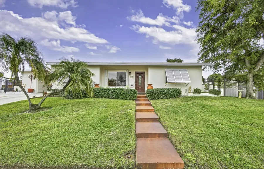 1610 Crest Drive, Lake Worth Beach, FL 33461 - #2