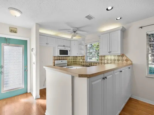 100 Spring Lake Drive #107, Vero Beach, FL 32962