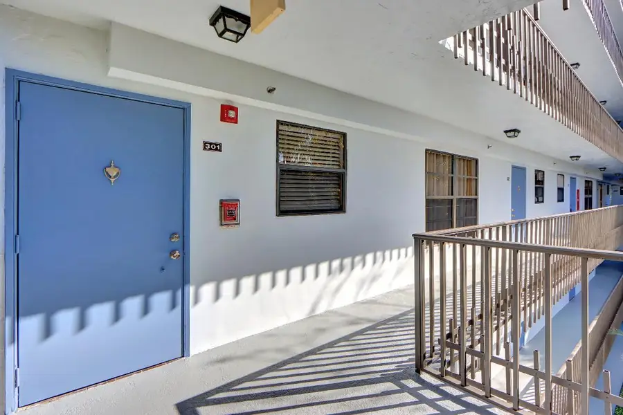 4700 Lucerne Lakes Boulevard #301, Lake Worth, FL 33467 - #2