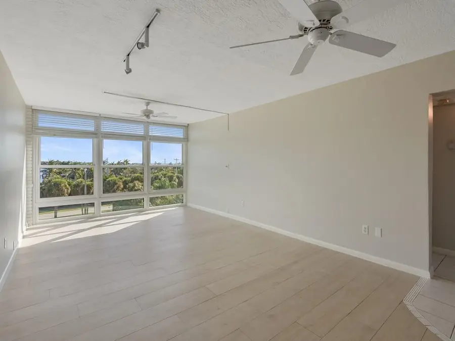 2333 Indian River Boulevard #502, Vero Beach, FL 32960 - #2