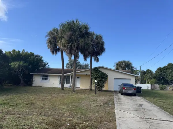 2434 SE Sidonia Street, Port St Lucie, FL 34952