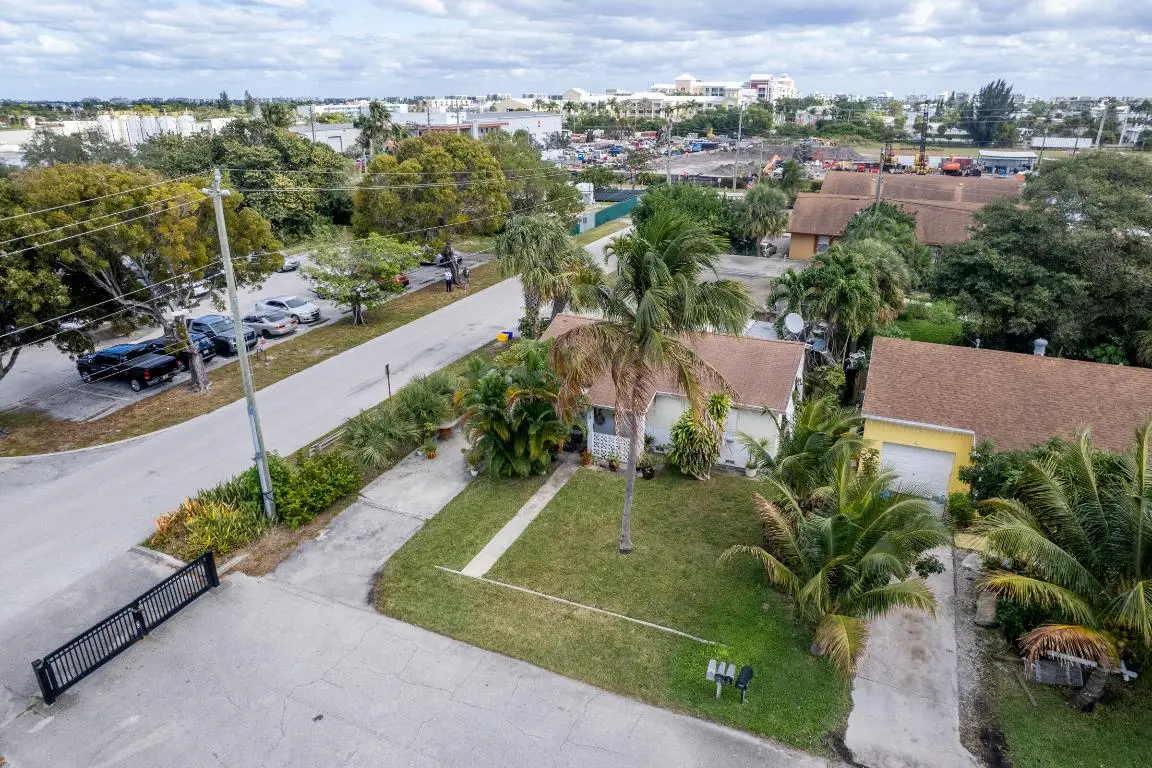 730 N 5th Street, Lantana, FL 33462 - #1