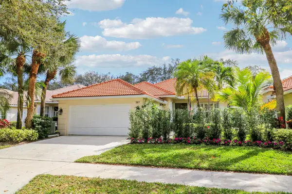 387 Kelsey Park Drive, Palm Beach Gardens, FL 33410