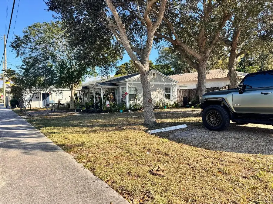 717 8th Avenue N, Lake Worth Beach, FL 33460 - #3