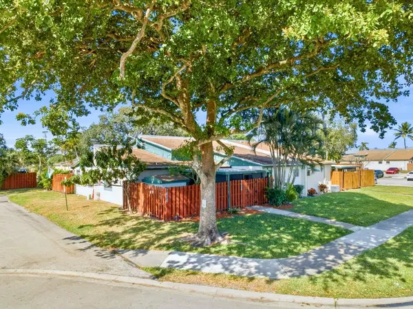 1020 Manor Drive #1-C, Lake Worth Beach, FL 33461