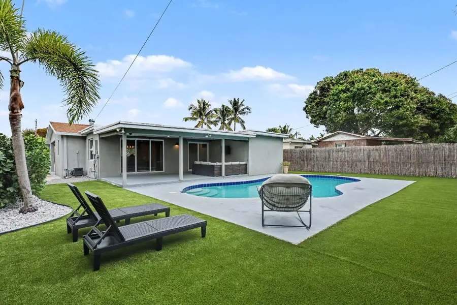 124 SW 11th Avenue, Boynton Beach, FL 33435 - #2