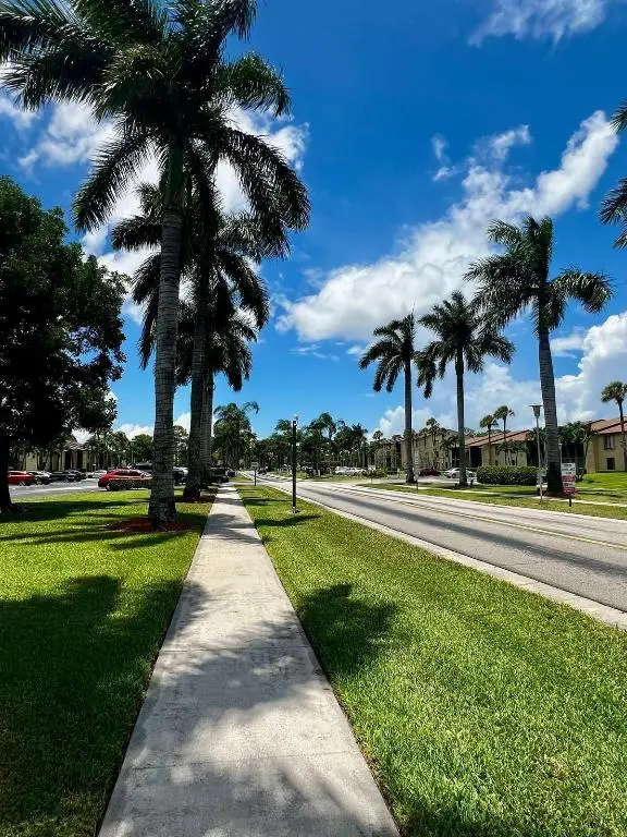 615 Sea Pine Way #E, Greenacres, FL 33415 - #3