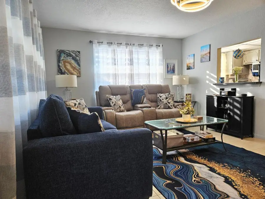 417 Windsor R, West Palm Beach, FL 33417 - #3