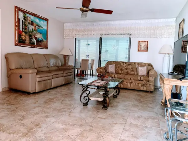4140 NW 44th Avenue #405, Lauderdale Lakes, FL 33319