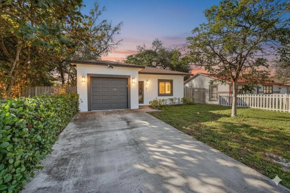 205 NW 27th Terrace, Fort Lauderdale, FL 33311 - #1