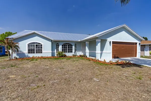 125 NE Jettie Terrace, Port St Lucie, FL 34983