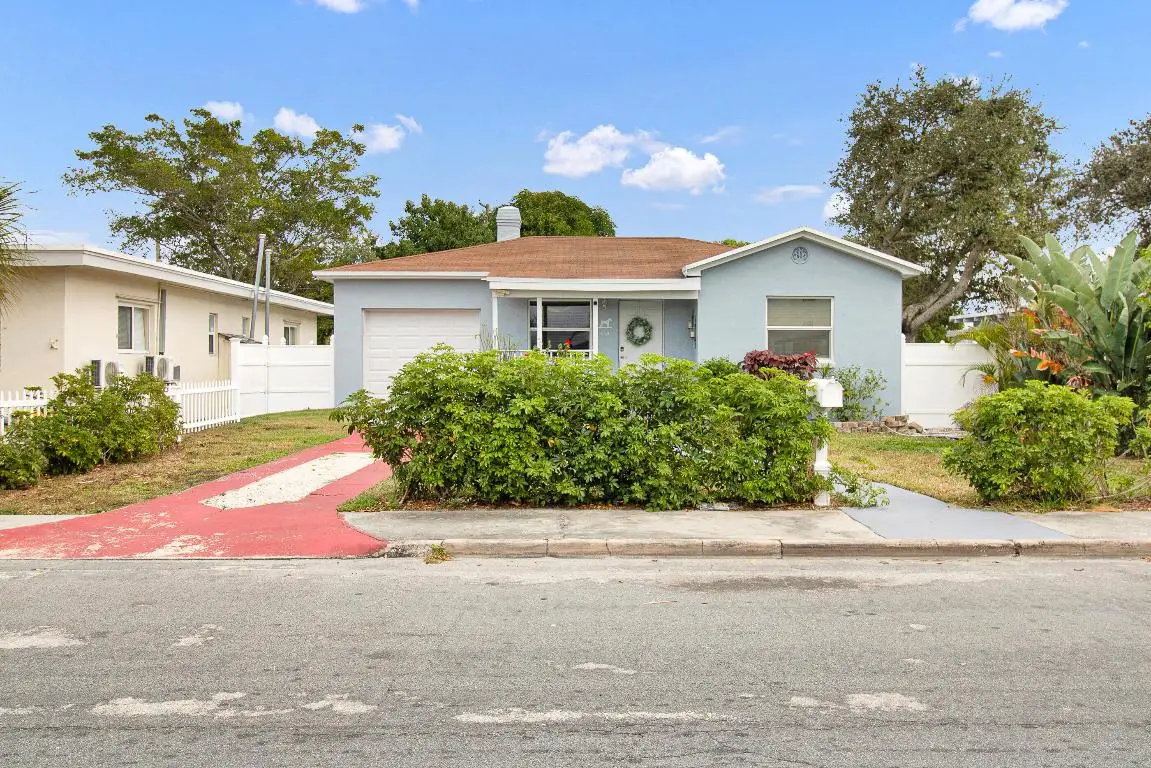 714 N H Street, Lake Worth Beach, FL 33460 - #1