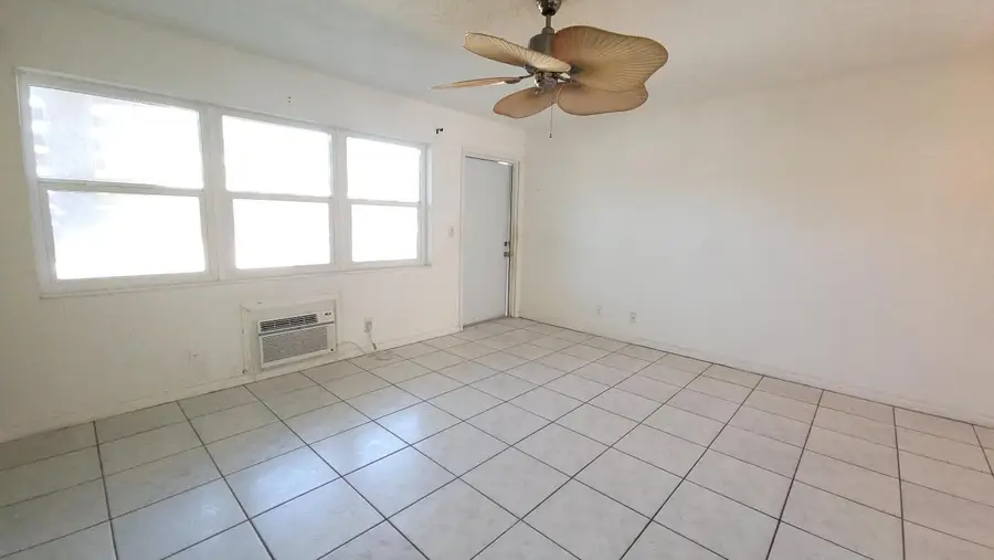 23 Kingswood B, West Palm Beach, FL 33417 - #3