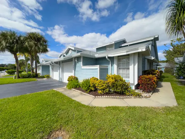 3851 Island Club Circle E, Lake Worth, FL 33462