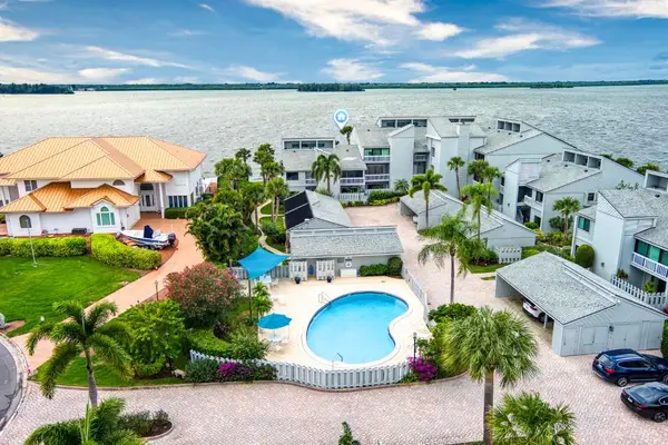 1776 Mooringline Drive #102, Vero Beach, FL 32963