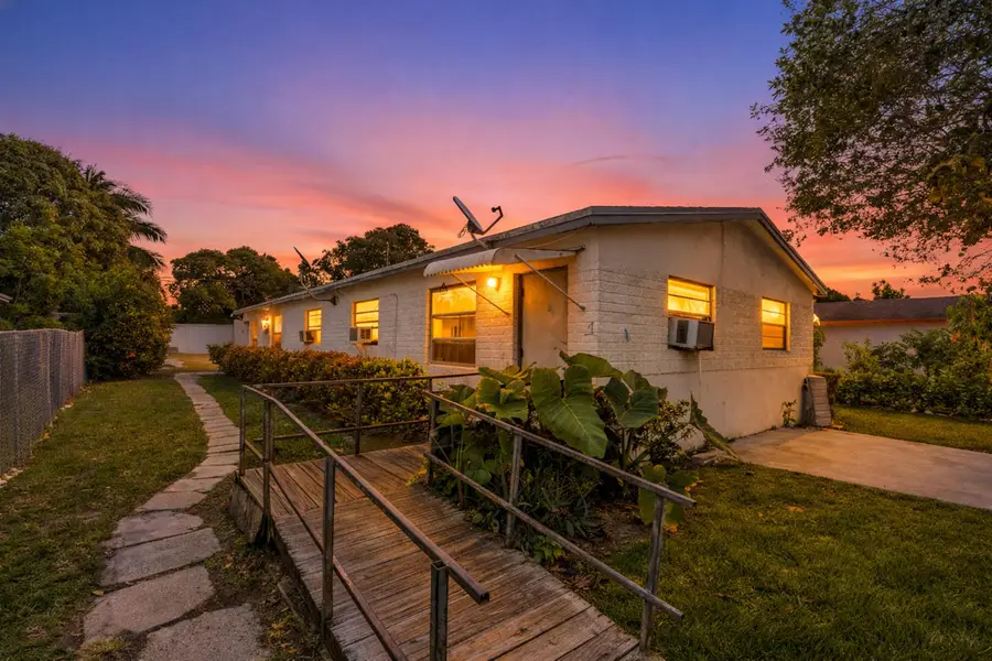 129 SW 6th Avenue, Delray Beach, FL 33444 - #2