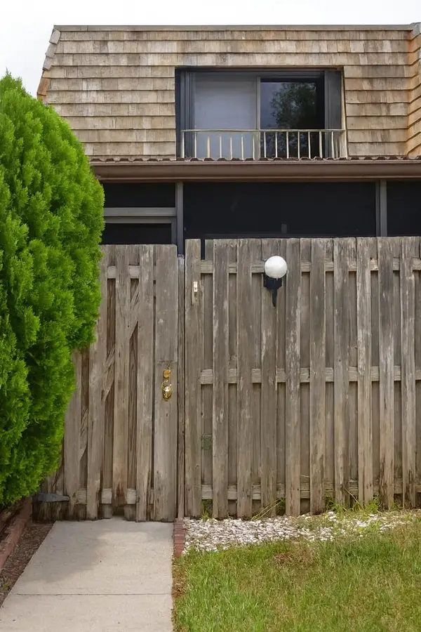 211 Woodland Road, Palm Springs, FL 33461