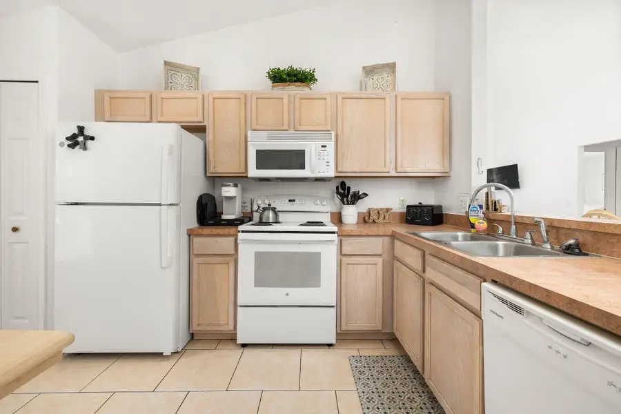 128 Pine Cone Drive, Davenport, FL 33897 - #3