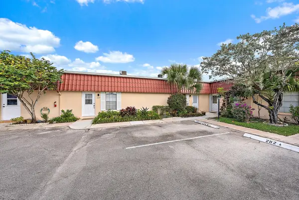 292 Cape Cod Circle #B, Lake Worth, FL 33467