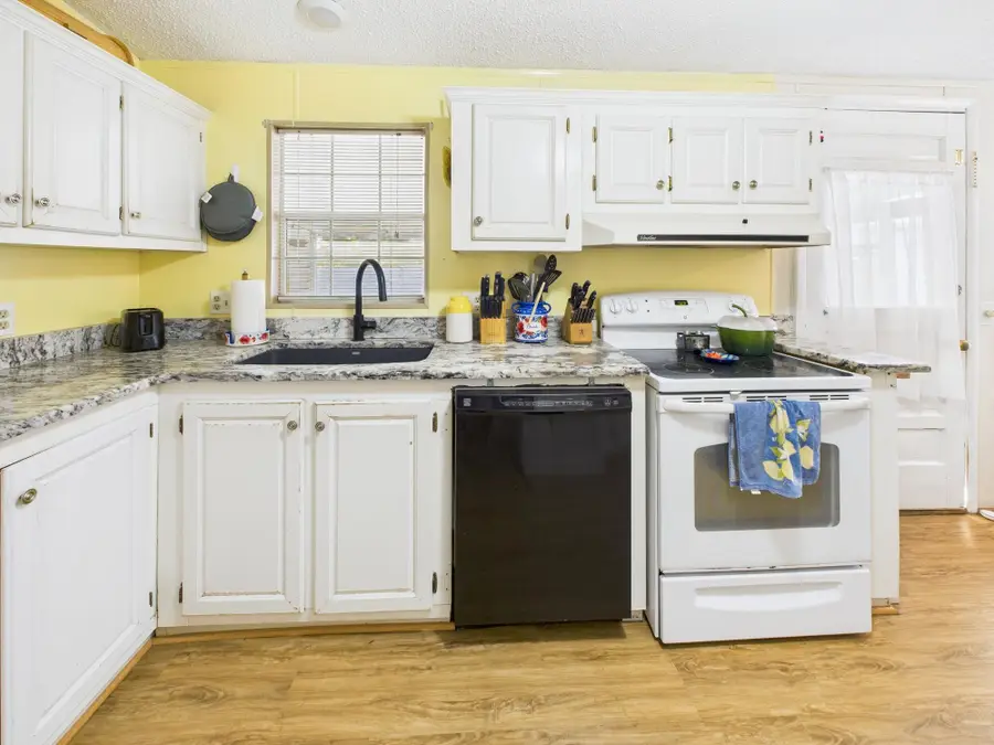 102 NE 8th Avenue, Okeechobee, FL 34972 - #2