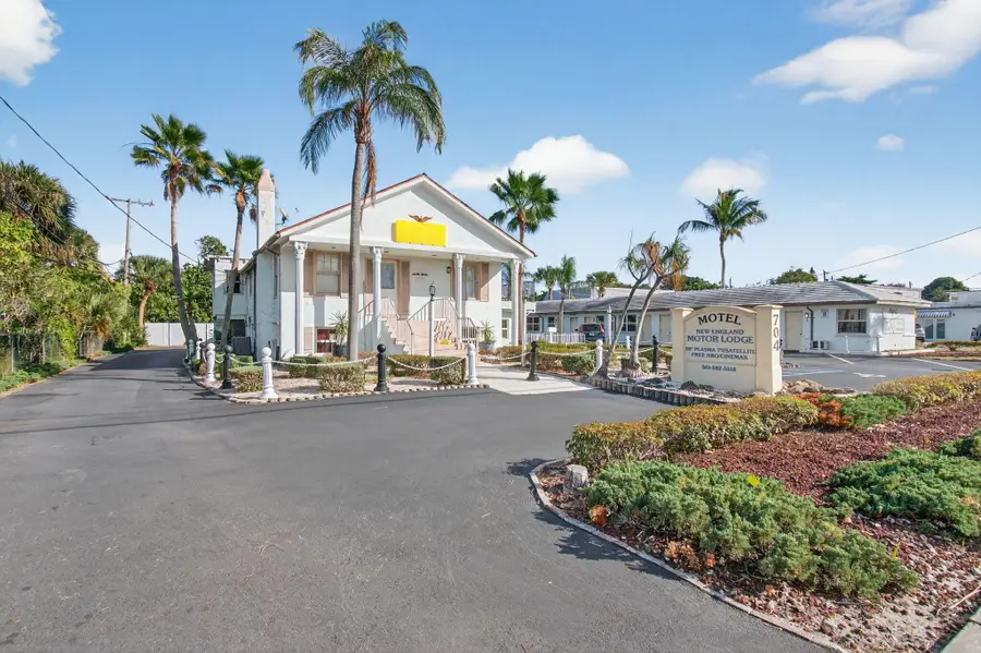 704 N Dixie Highway, Lantana, FL 33462 - #2