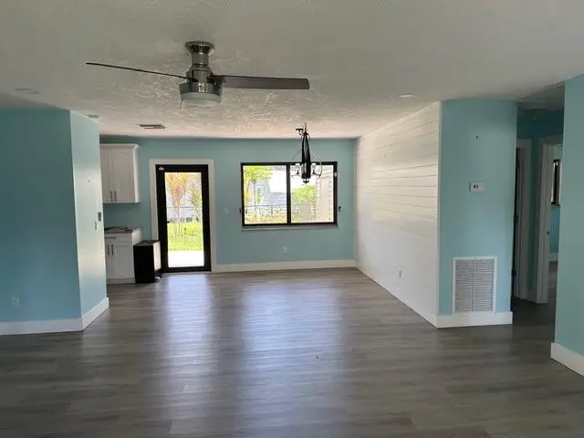 907 SE Lake Street, Stuart, FL 34994 - #2