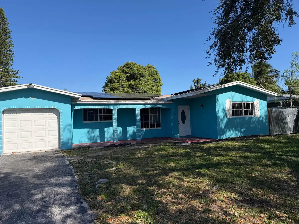 207 NE 39 Court, Deerfield Beach, FL 33064 - #1