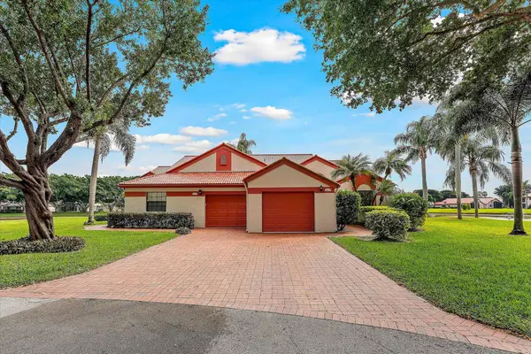 7841 Lexington Club Boulevard #B, Delray Beach, FL 33446