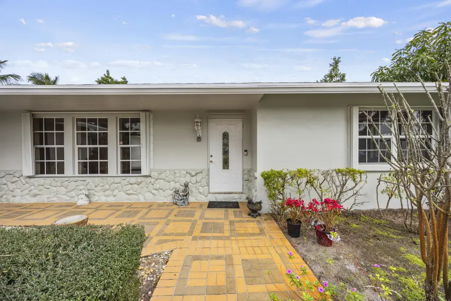 723 SW 27th Terrace, Boynton Beach, FL 33435 - #2