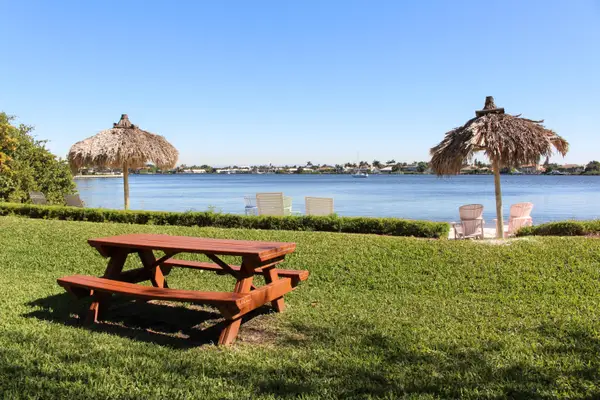 1000 Scotia Drive #304, Hypoluxo, FL 33462