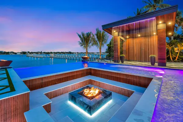 416 S Lake Drive, Lantana, FL 33462