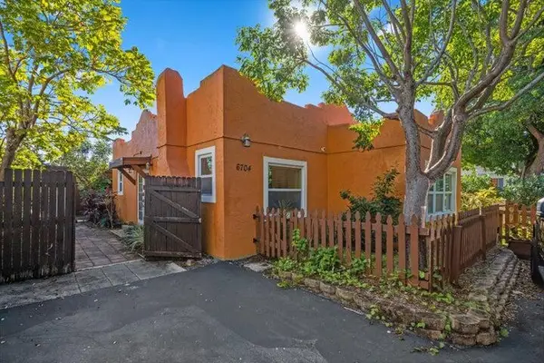 6704 Garden Avenue, West Palm Beach, FL 33405