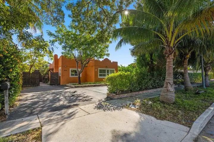 6704 Garden Avenue, West Palm Beach, FL 33405 - #2