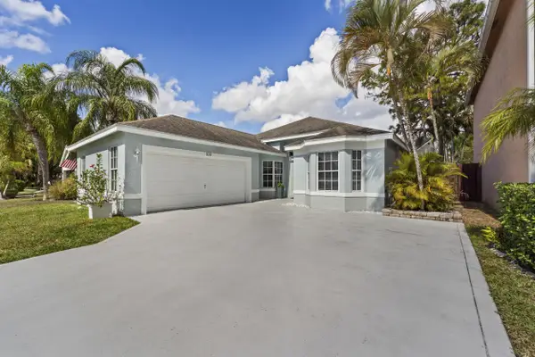 103 Saratoga Boulevard E, Royal Palm Beach, FL 33411
