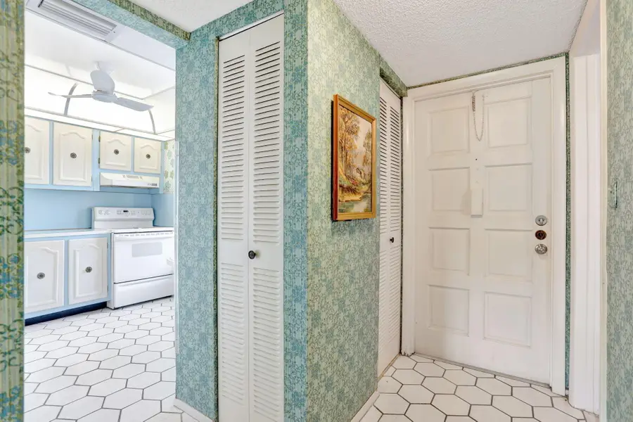 4000 NW 44th Avenue #113, Fort Lauderdale, FL 33319 - #2