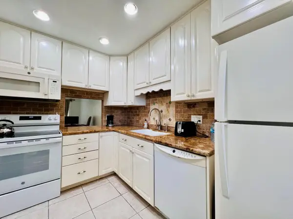 150 Lake Meryl Drive #247, West Palm Beach, FL 33411