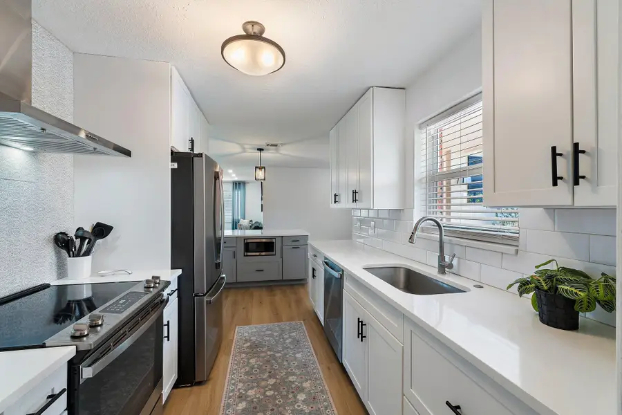 1401 N Lake Court, West Palm Beach, FL 33406 - #3