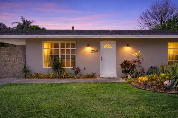 464 SE Asbury Lane, Port St Lucie, FL 34983