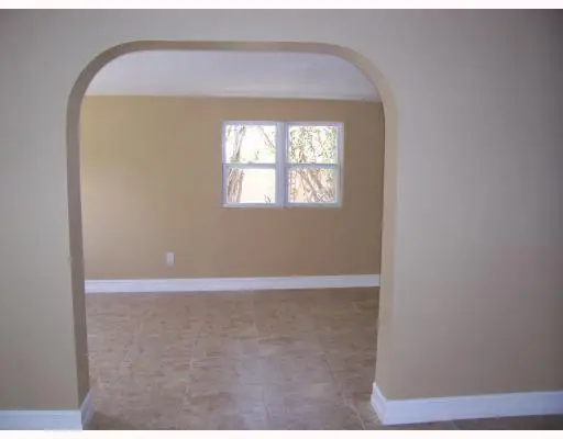 711 Fernwood Drive, West Palm Beach, FL 33405 - #2