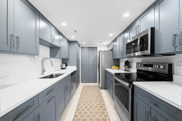 859 Jeffery Street #306, Boca Raton, FL 33487