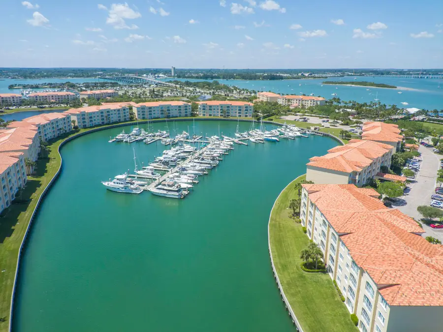 6 Harbour Isle Drive E #Ph01, Fort Pierce, FL 34949 - #3